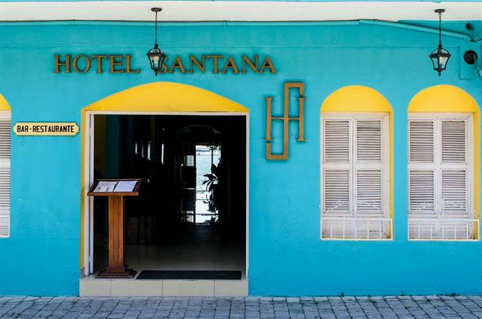 Hotel Santana Flores